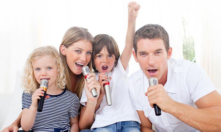 Giải mã ý nghĩa giấc mơ đi hát karaoke.