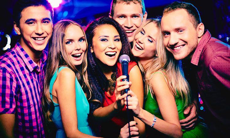 Mơ thấy hát karaoke đánh con gì chuẩn xác?