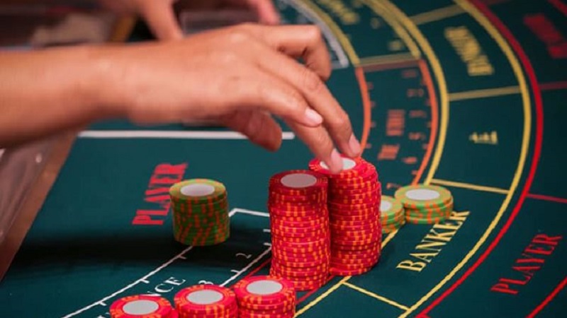 Cân bằng vốn trong baccarat cơm gạo