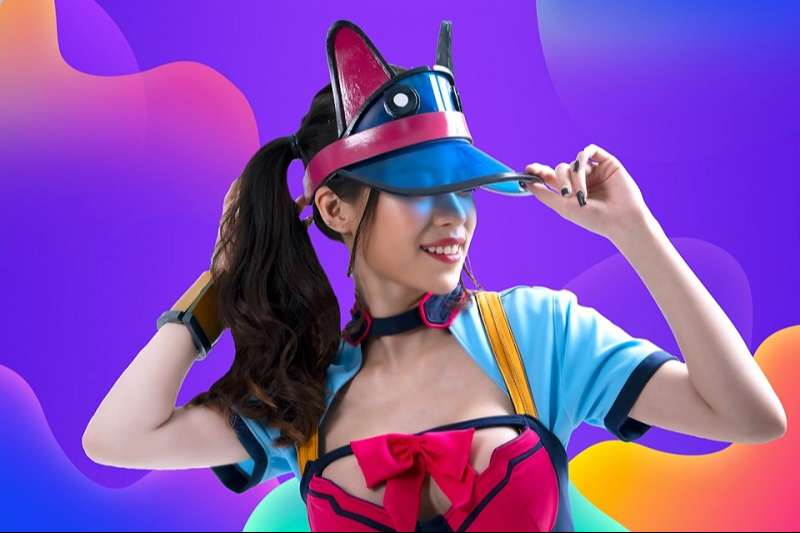 Cosplay trang phục mùa hè táo bạo