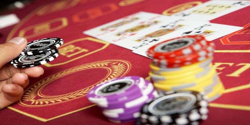 Làm thế nào để chơi Poker Tournament tốt lên