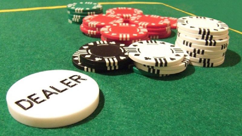 Poker 5 cây và 7 cây có những điểm giống và khác riêng