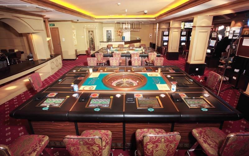 Versaces Club là nơi tổ chức giải trí cá cược nổi tiếng ở Hà Nội